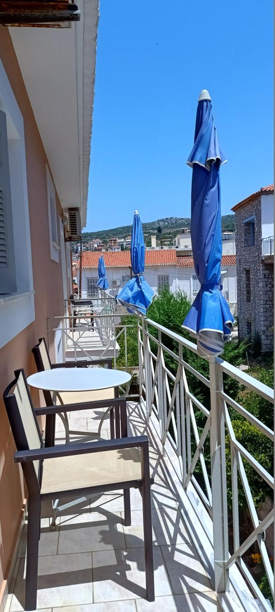 Ta Adelfia Aparthotel Pylos Exterior photo