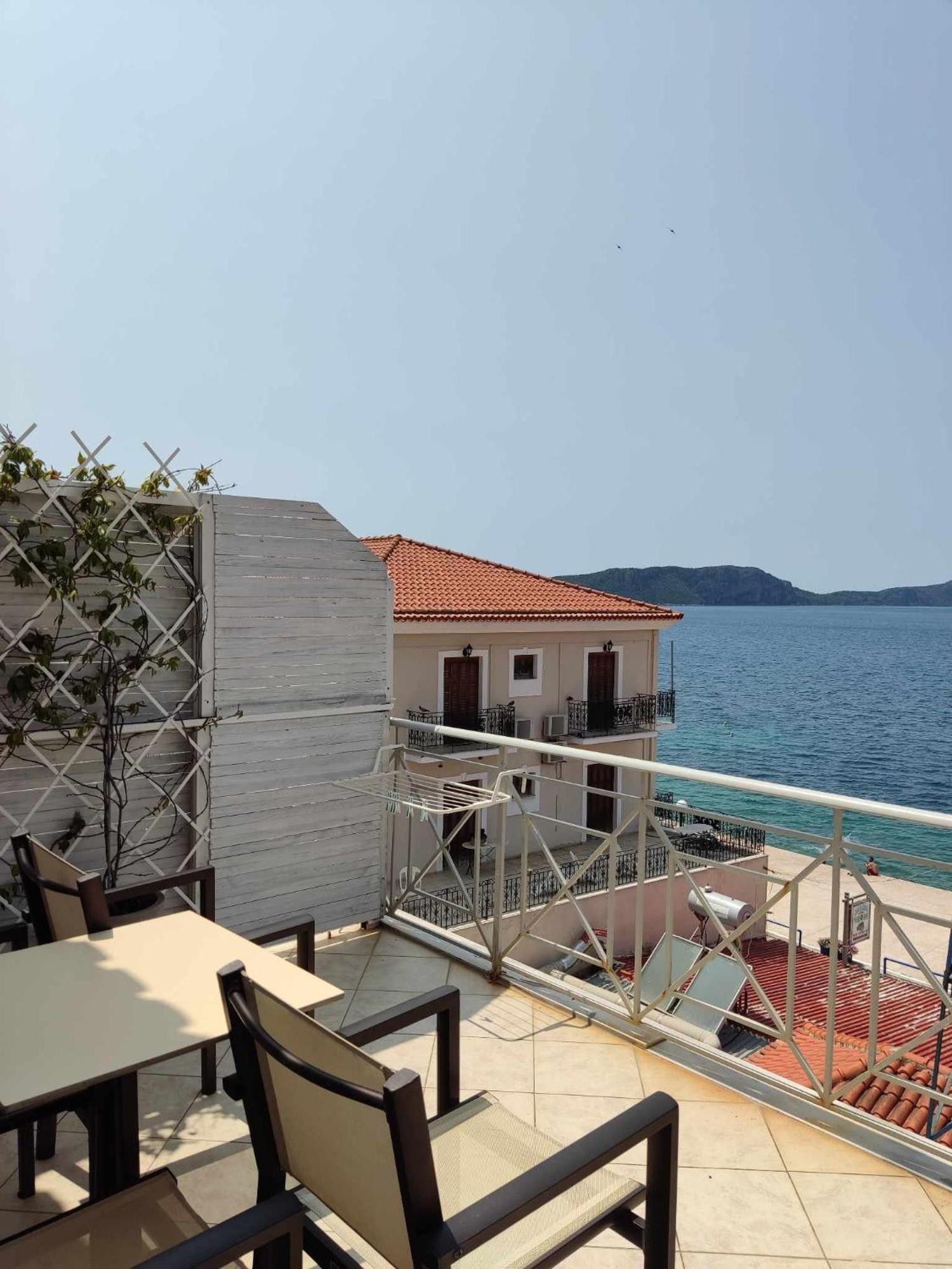 Ta Adelfia Aparthotel Pylos Exterior photo